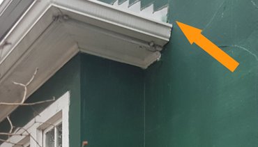 Stair step flashing is fine for bricks, but not for stucco