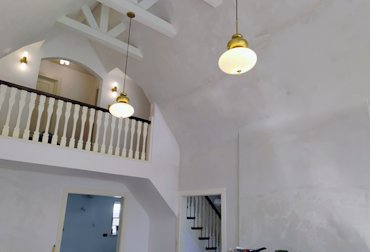 Vaulted plaster living room in Falls Church, Virginia