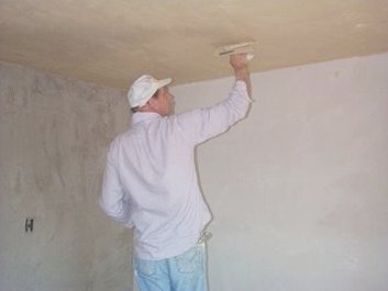 Plaster ceilings with a sandy yellow and a light sandy texture in Virginia