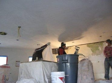 Veneer basecoat put on in kitche