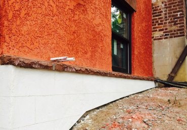 showing the split faced stones