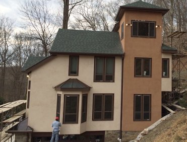 different color makes the house look taller