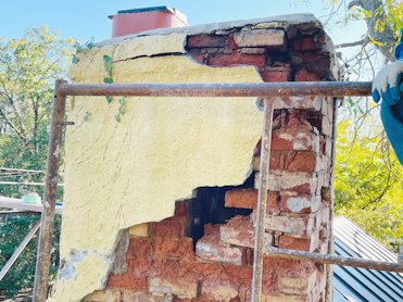 Mortar is mixed with strong bond, an acrylic admixture