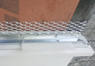 A gap is left between the drip moulding