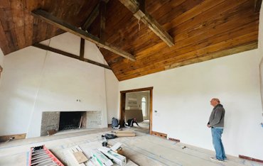 Elegant plaster dining room in Great Falls, Virginia.