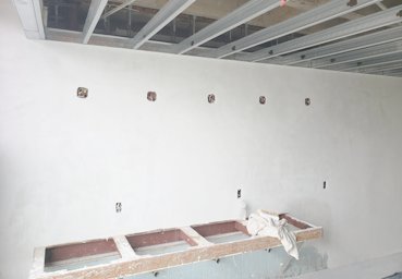 Plaster white coated in this bathroom in Washington, DC