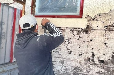 crumbly old stucco in Washington DC.
