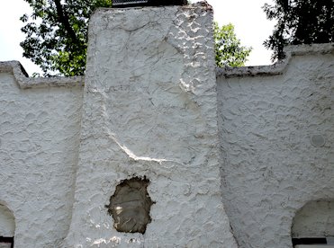 Chimney shows years of deterioration in Alexandria, Virginia