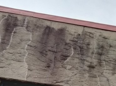 Exessive cracking and staining in Washington, DC.