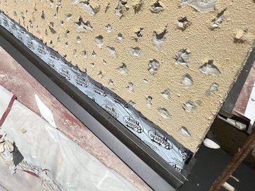 Veneer plaster basecoat.