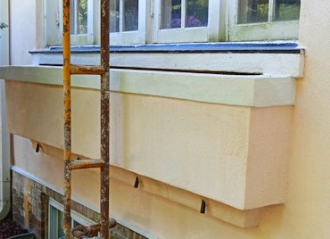 top of the planter is left white.