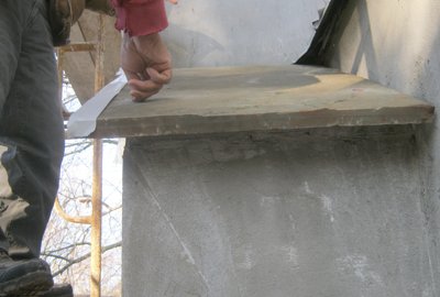 Flagstone is set on the chimney
              shoulder.