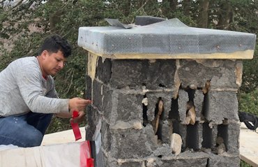 We covered the old crown with a rubber membrane.