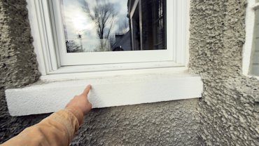 white portland cement, lime and white sand