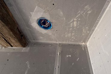 stucco failed to bond