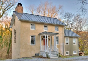 Historically correct stucco in Harper's Ferry, West Virginia