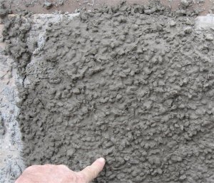 Pebble dash stucco