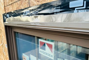 window flashing is well made and has a nice kick on the edge